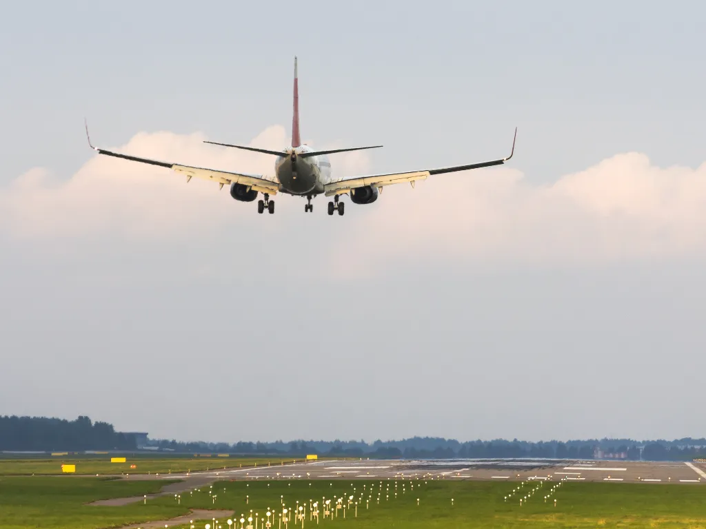 Avión despegando