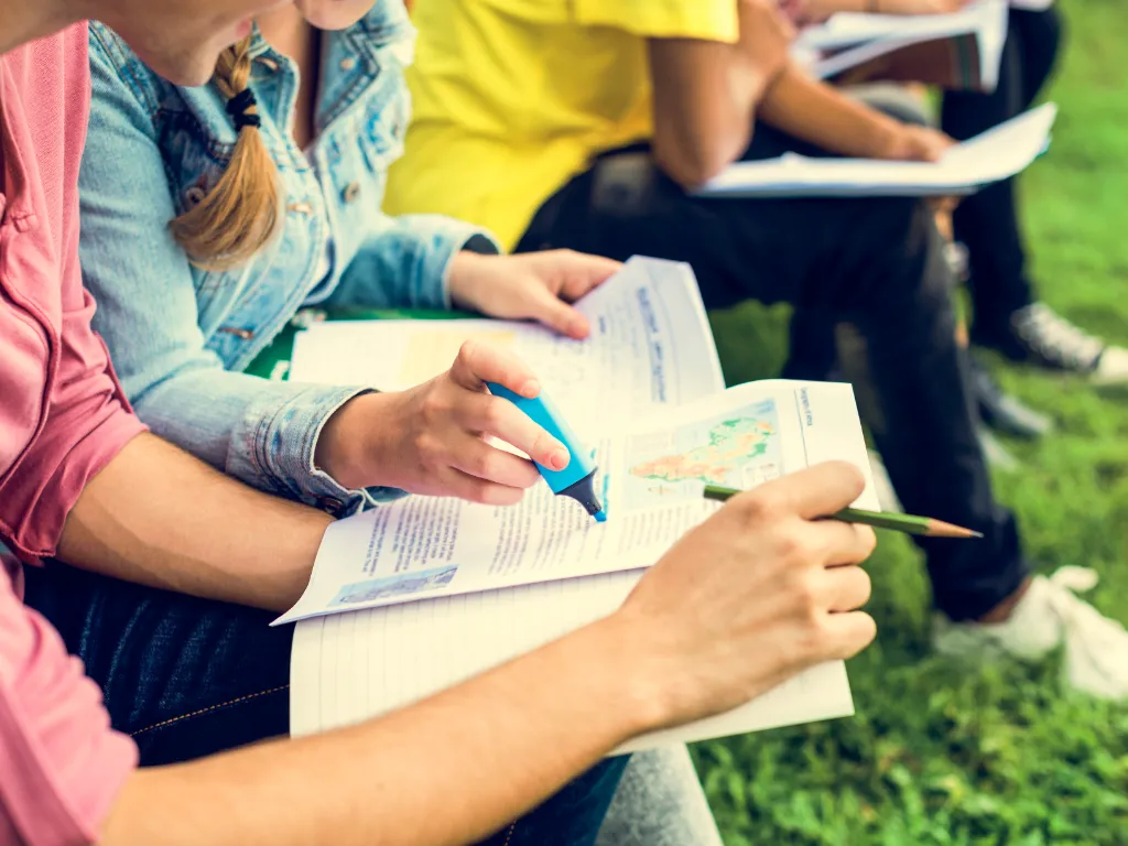 Jóvenes estudiantes en Colombia